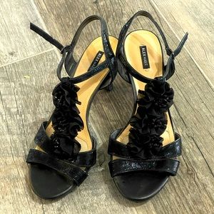 Size 10M like new Alex Marie Dillards heels